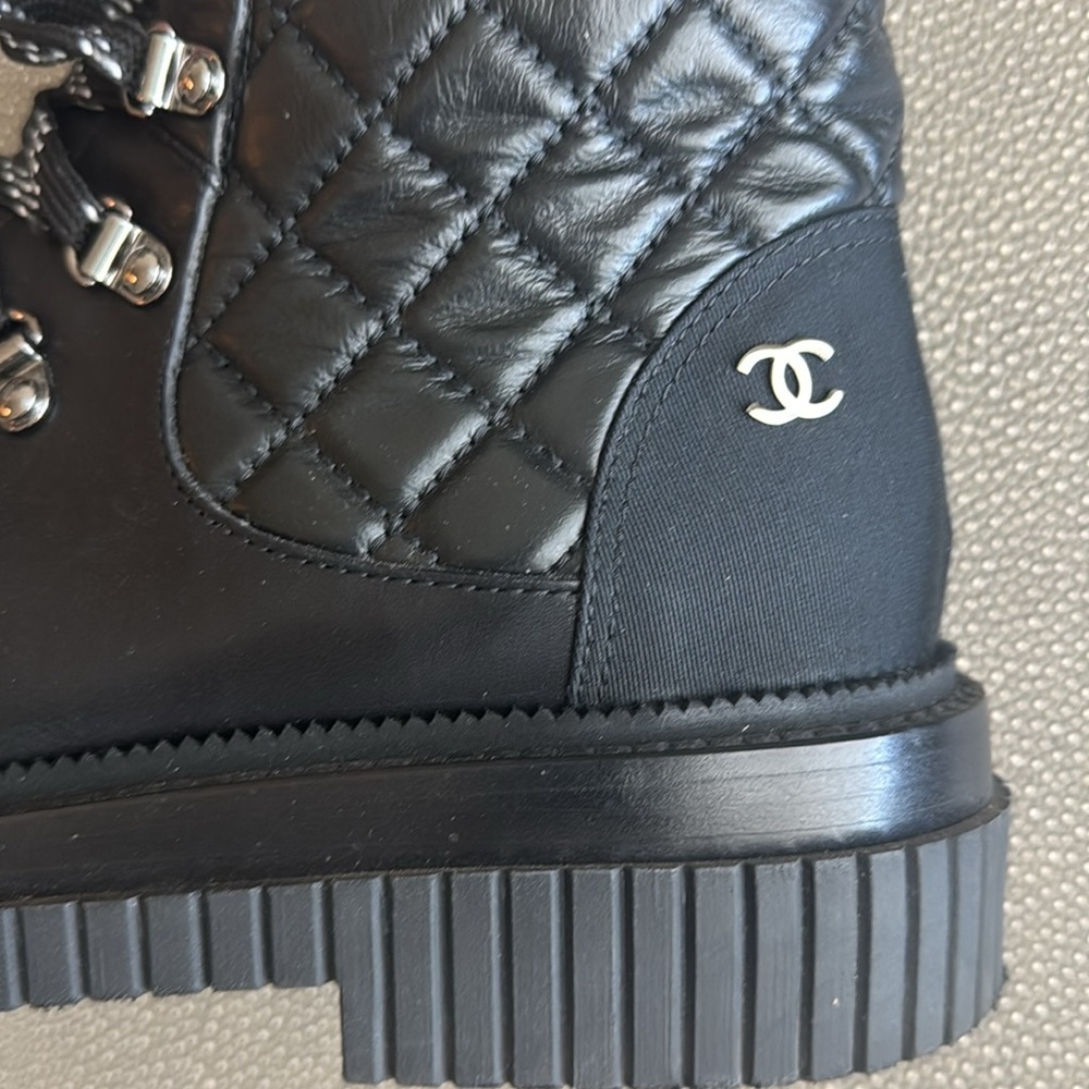 Gently worn Chanel leather quilted combat boots w/box & dust bag 38.5 - Picture 3 of 8